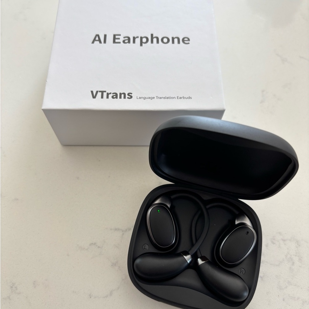 BRAND NEW AI Language Translation Earbud Headphones